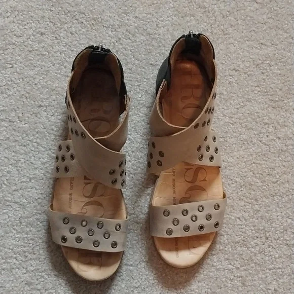 Cute Flat Italian Leather Sandals Zip in back - Picture 2 of 6